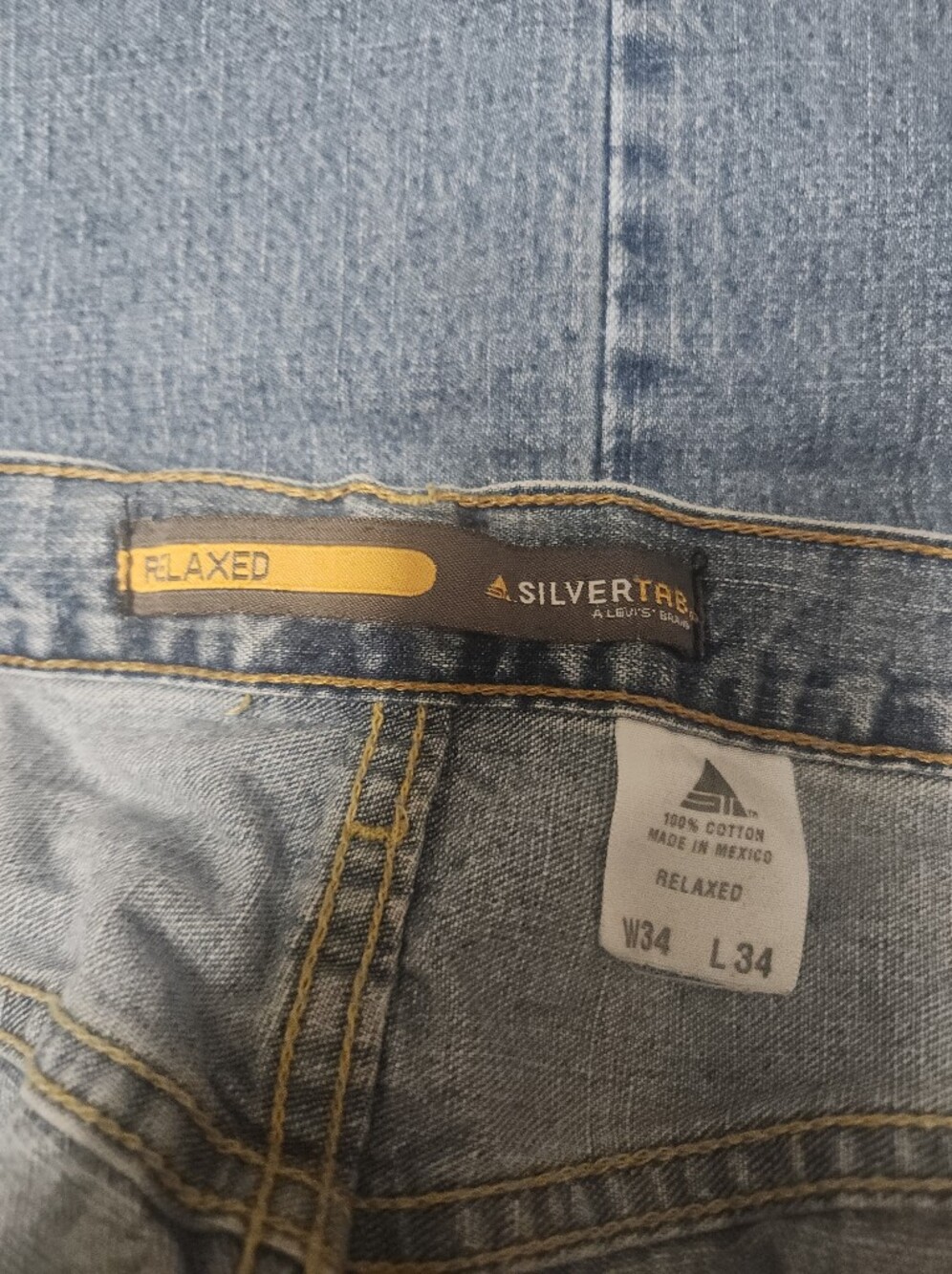 SilverTab Jeans Relaxed Fit Medium Blue Denim Jeans with Contrast Stitching